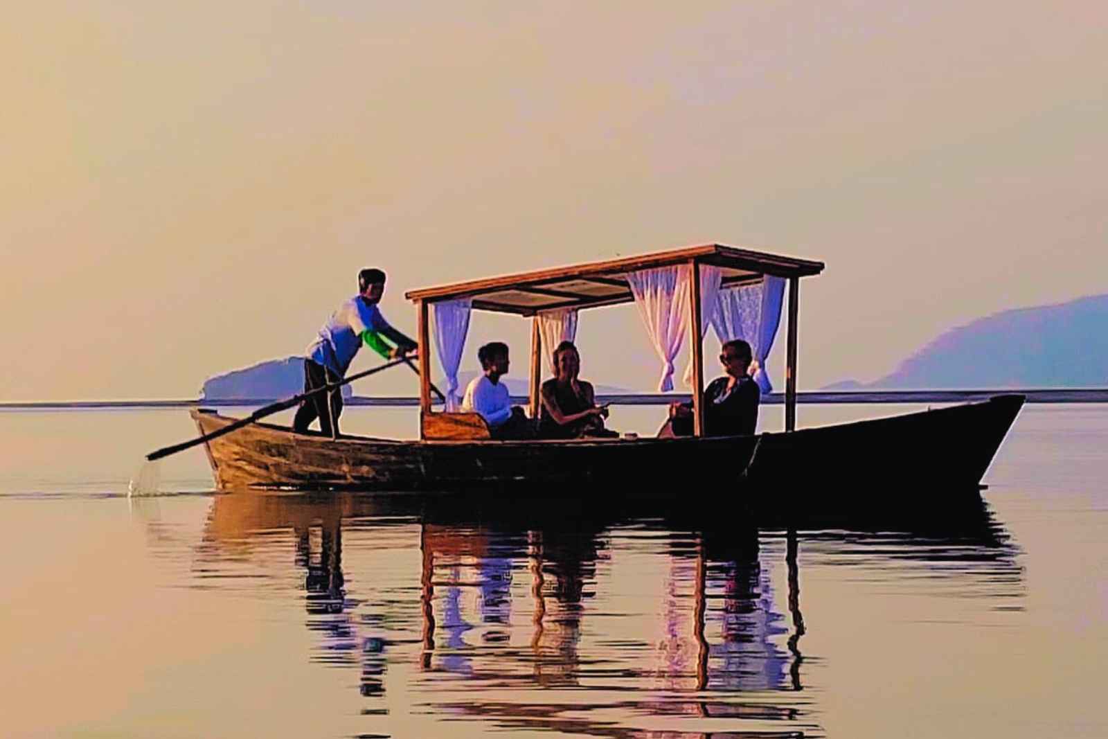 Private Sunrise Gondola Boat Ride
